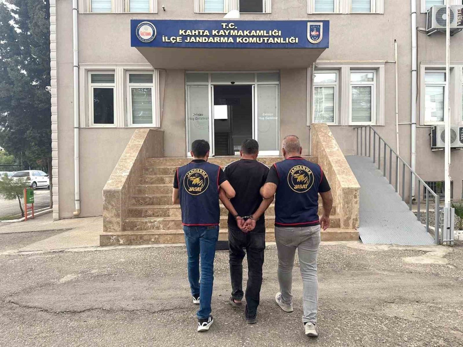 aranan-sahis-jandarma-operasyonu-ile-yakalandi