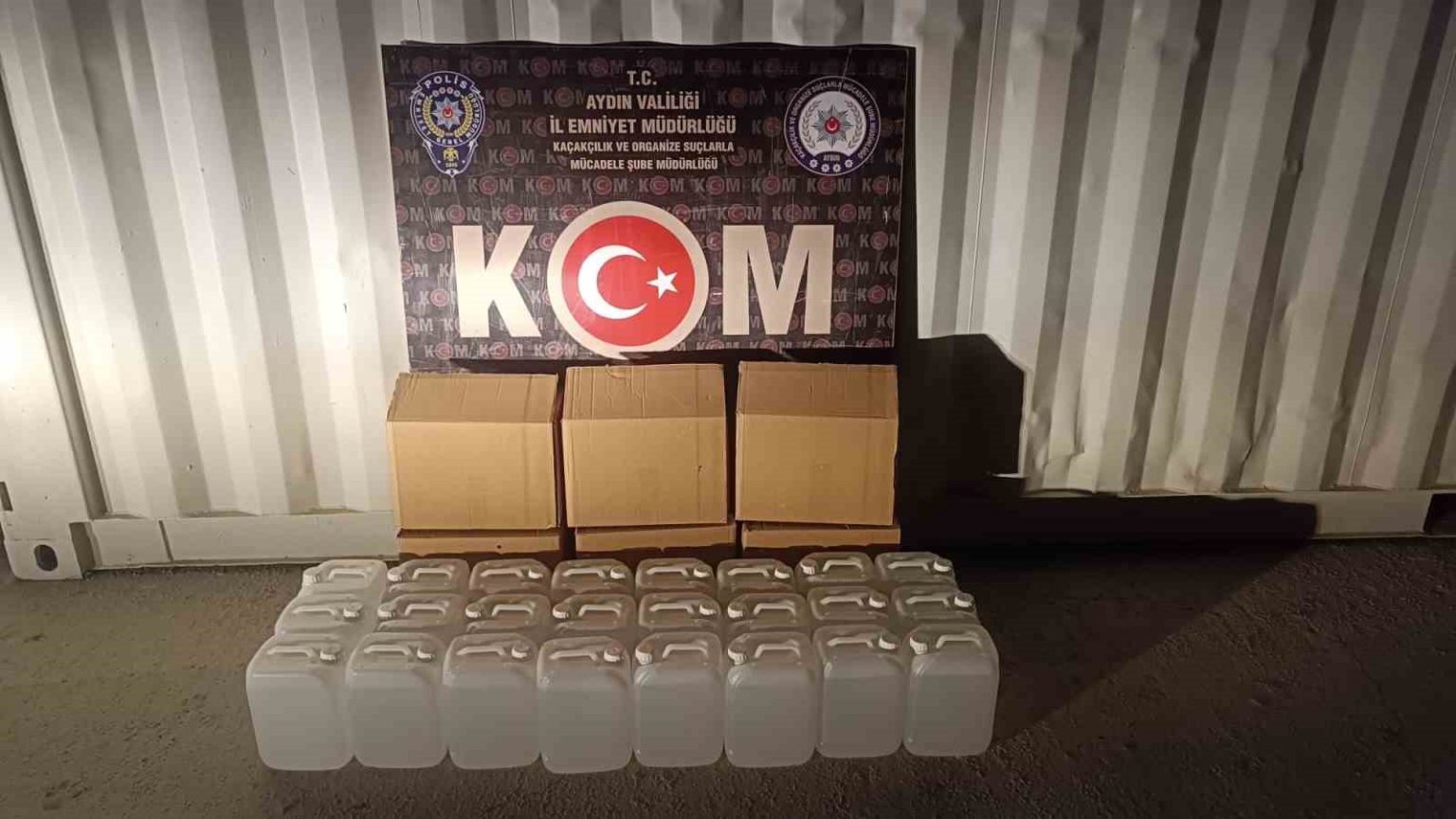 aydinda-kom-ekipleri-120-litre-etil-alkol-ele-gecirdi