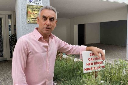 bahcesinden-surekli-cicek-calinan-apartmanin-yoneticisinden-ilginc-uyari