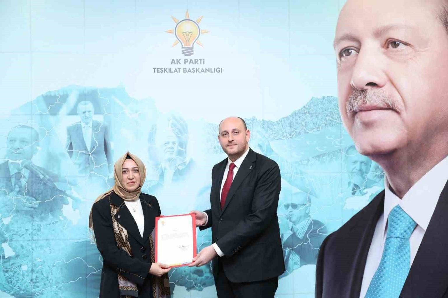 baskan-ozdogan-kayserinin-ilk-kadin-ilce-baskanini-tebrik-etti