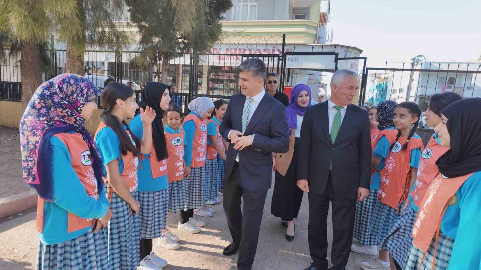 baskan-vekili-senerden-ogrencilere-kitap-mujdesi