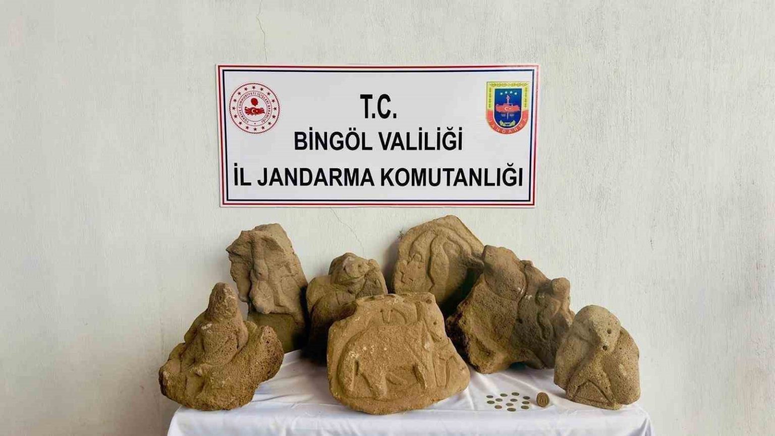 bingolde-jandarma-ekipleri-eski-eser-ele-gecirdi