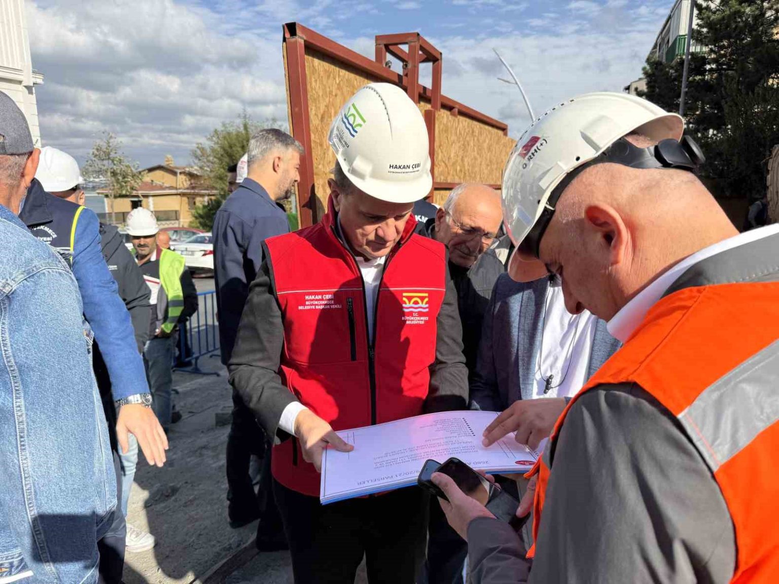 buyukcekmecede-47-yillik-deprem-riskli-sitede-kentsel-donusum-calismasi
