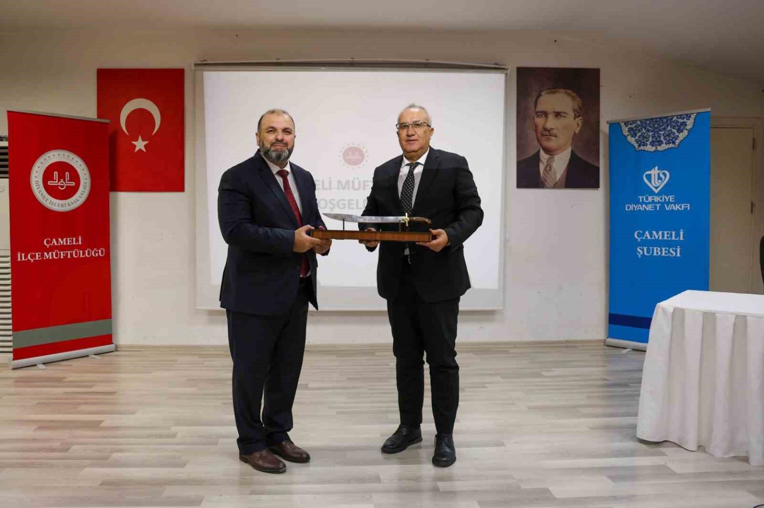 camiler-ve-din-gorevlileri-haftasi-camelinde-kutlandi