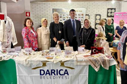 daricali-kadinlarin-el-emegi-urunleri-bosnada-sergilendi