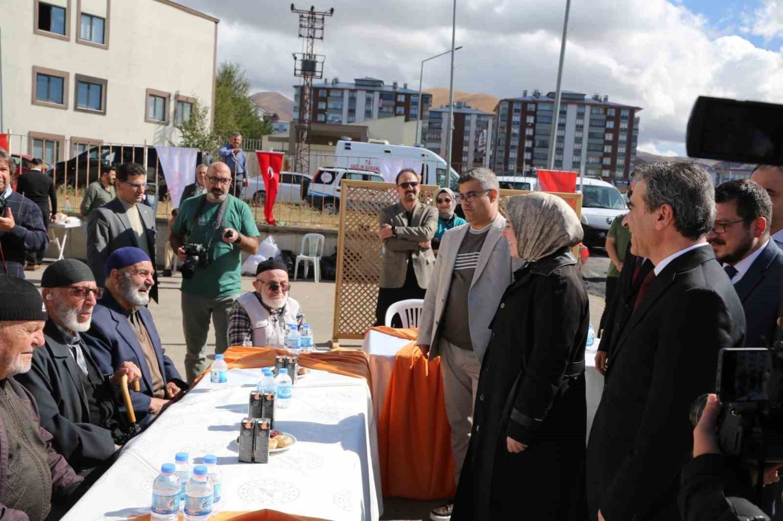 dunya-yaslilar-gununde-yasam-bahcesi-etkinligi