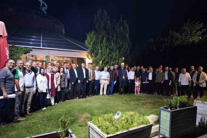 emekli-egitimcilere-plaket-takdim-edildi