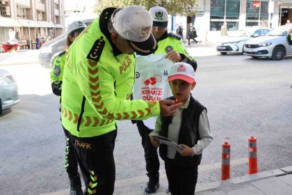 erzurumda-polisten-once-yaya-farkindaligi-uygulamasi