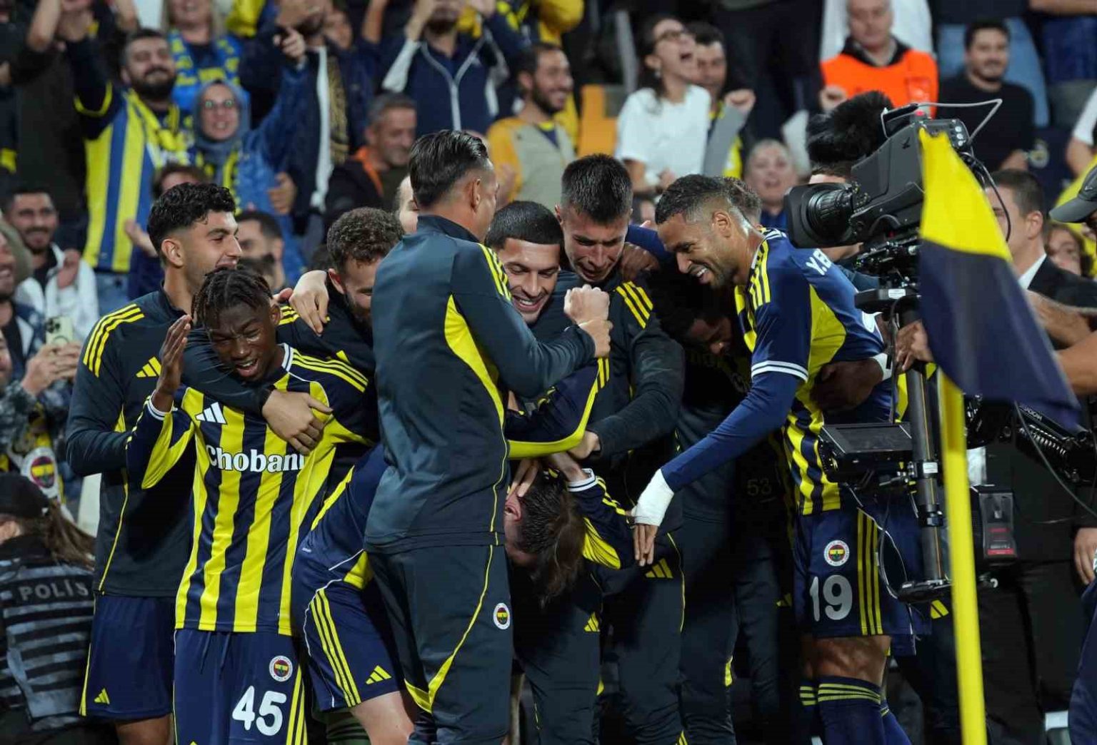 fenerbahce-avrupa-liginde-ilk-galibiyetini-aldi