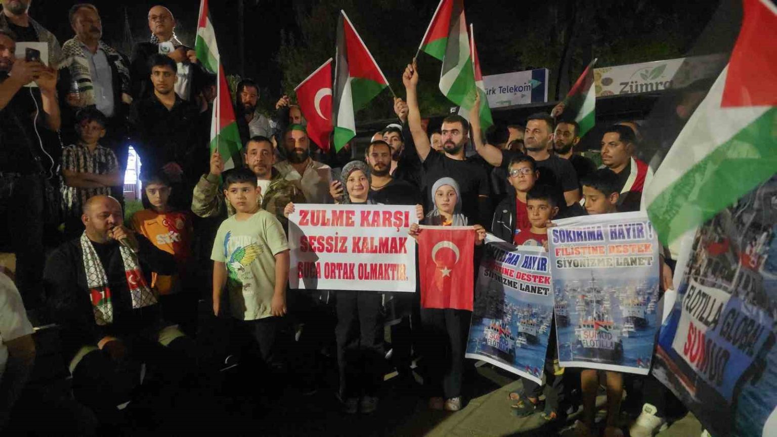 gaziantepliler-sumud-filosuna-destek-icin-toplandi