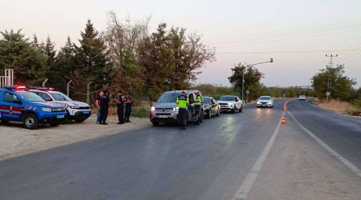 gaziantepte-jandarmadan-sok-huzur-guven-uygulamasi-aranan-36-sahis-yakalandi