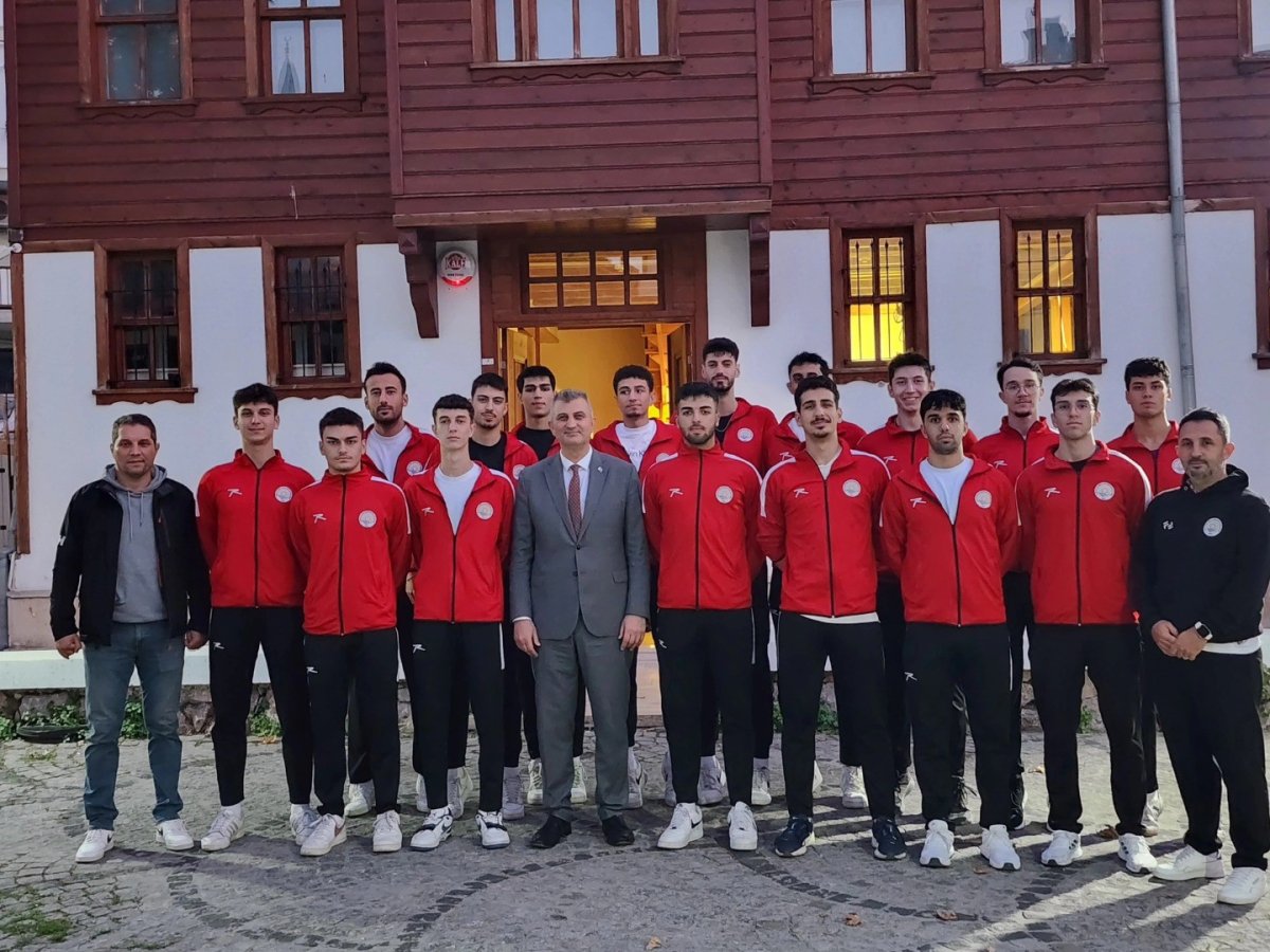 golcukte-voleybol-heyecani-basliyor-ilk-mac-pazar-gunu