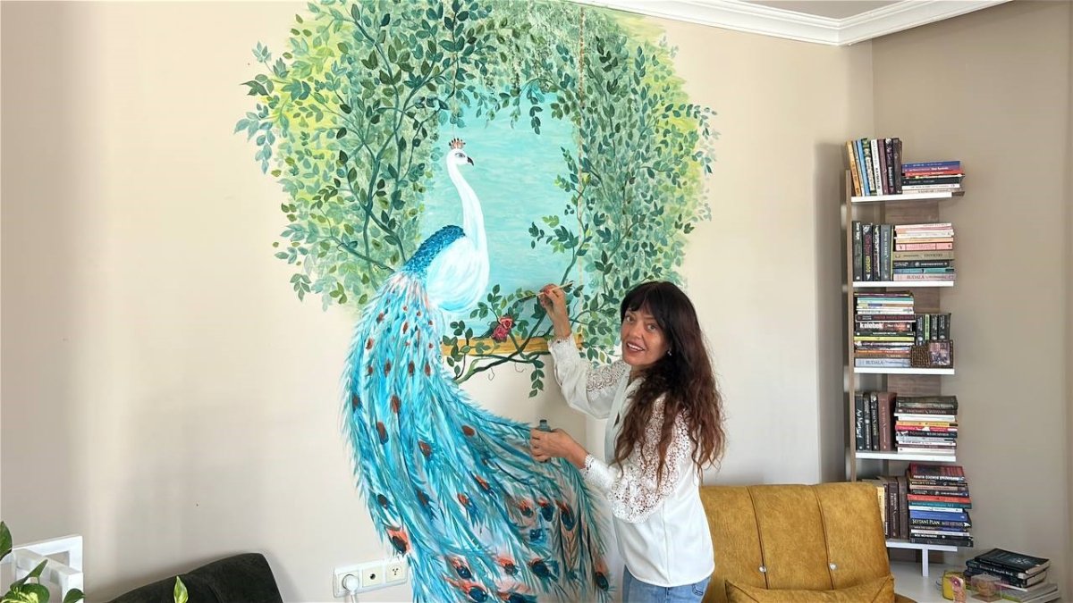hatayli-ressam-youtubedan-video-izleyerek-ogrendigi-soguk-porselen-sanatiyla-resmi-birlestiriyor
