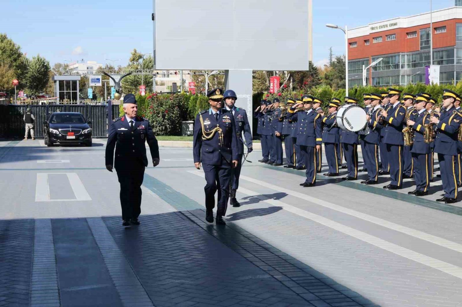 hava-kuvvetleri-komutani-kadioglu-banglades-halk-cumhuriyeti-hava-kuvvetleri-komutani-khan-ile-bir-araya-geldi