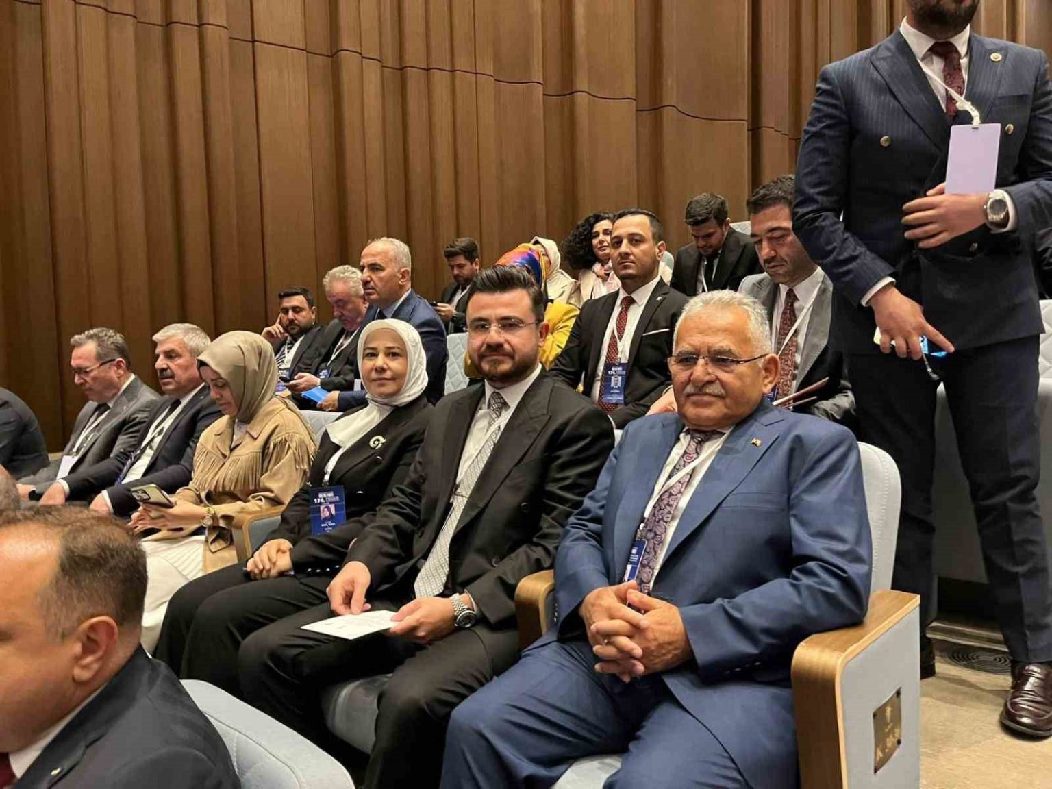 il-baskani-okandan-genisletilmis-il-baskanlari-toplantisina-katildi