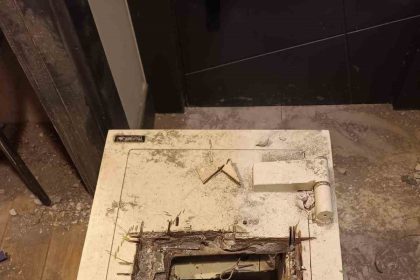 is-yerindeki-kasayi-kesip-hirsizlik-yapan-hirsizlar-jandarmadan-kacamadi