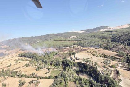 kavaklidere-bozdogan-sinirindaki-yangini-kisa-surede-sonduruldu