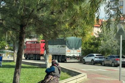 kentin-cadde-ve-sokaklarini-agir-tonajli-araclarin-isgal-etmesine-vatandaslar-tepkili