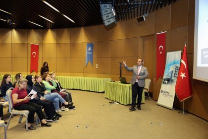 kucukcekmece-belediyesi-meme-kanseri-farkindalik-semineri-duzenledi