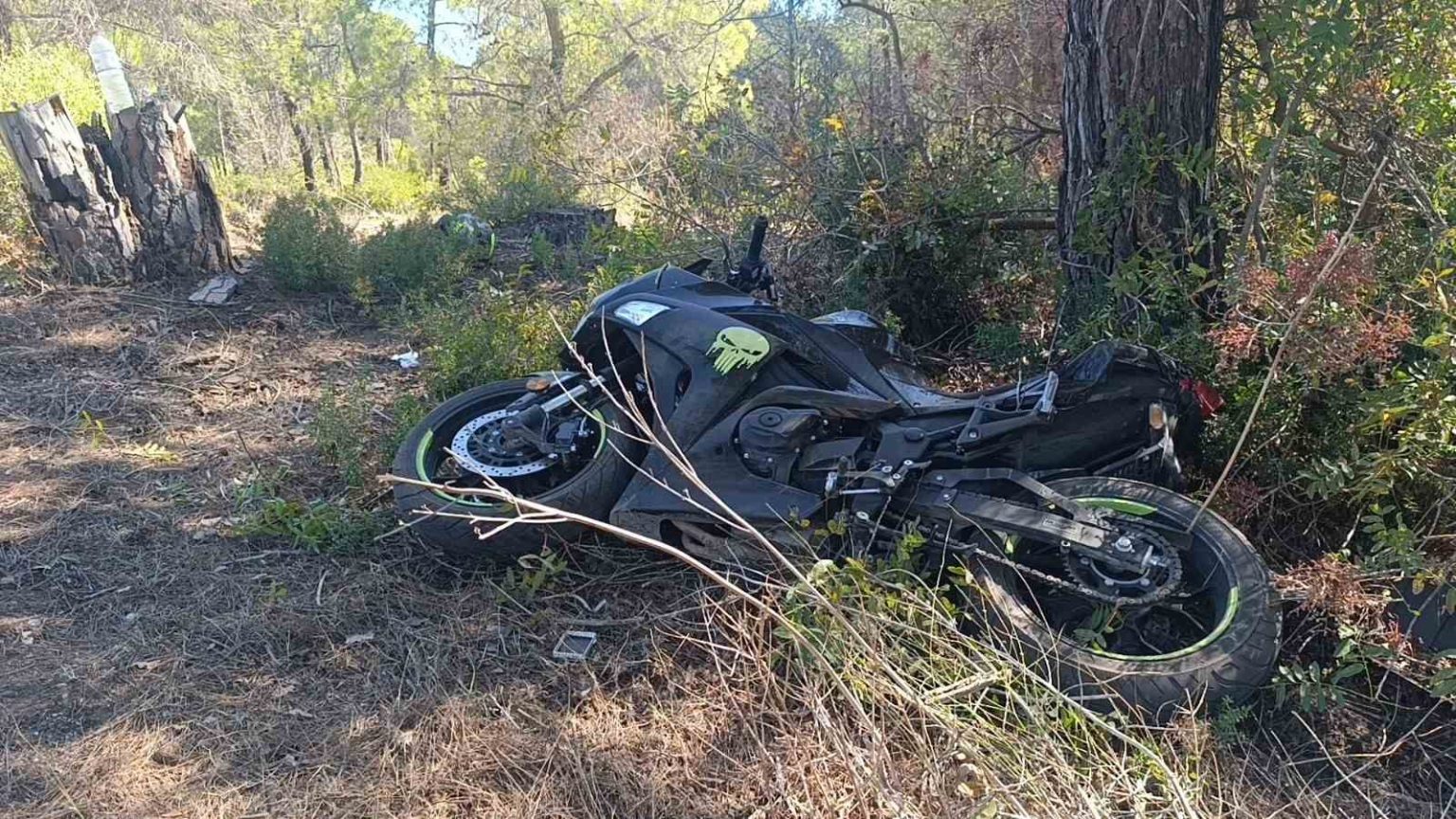 manavgatta-viraji-alamayan-motosikletli-agaca-carpti-2-yarali