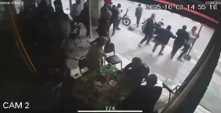 marmaraereglisi-aciklarindaki-deprem-ani-kamerada