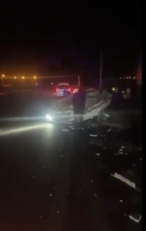 mermer-bloklara-carpan-otomobilin-surucusu-yaralandi