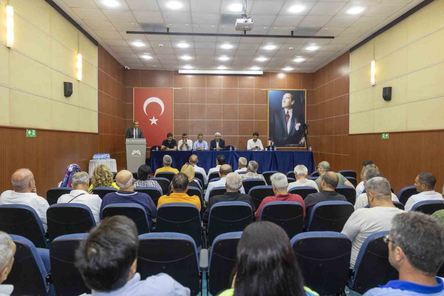 mersinde-muhtarlarla-istisare-toplantisi-duzenlendi