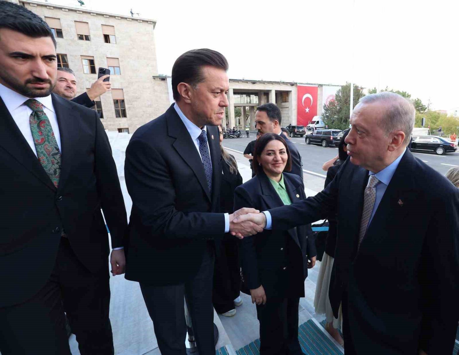 milletvekili-hatipoglu-8-donem-4-yasama-yilinin-ilk-genel-kurul-toplantisina-katildi