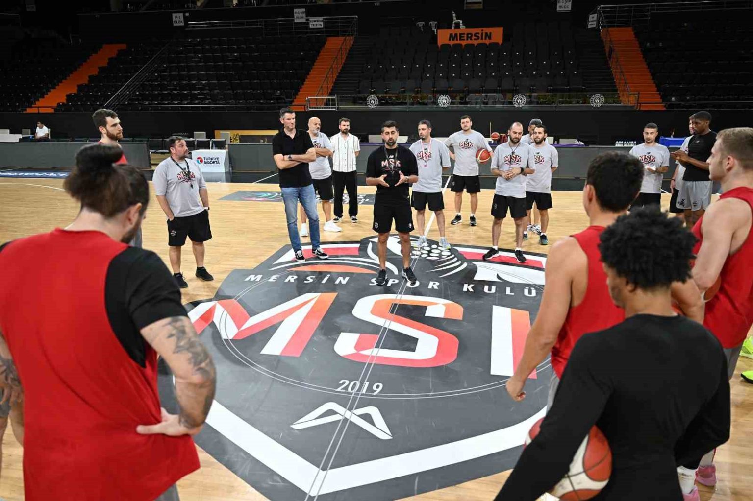 msk-evinde-ilk-macinda-besiktasi-agirlayacak