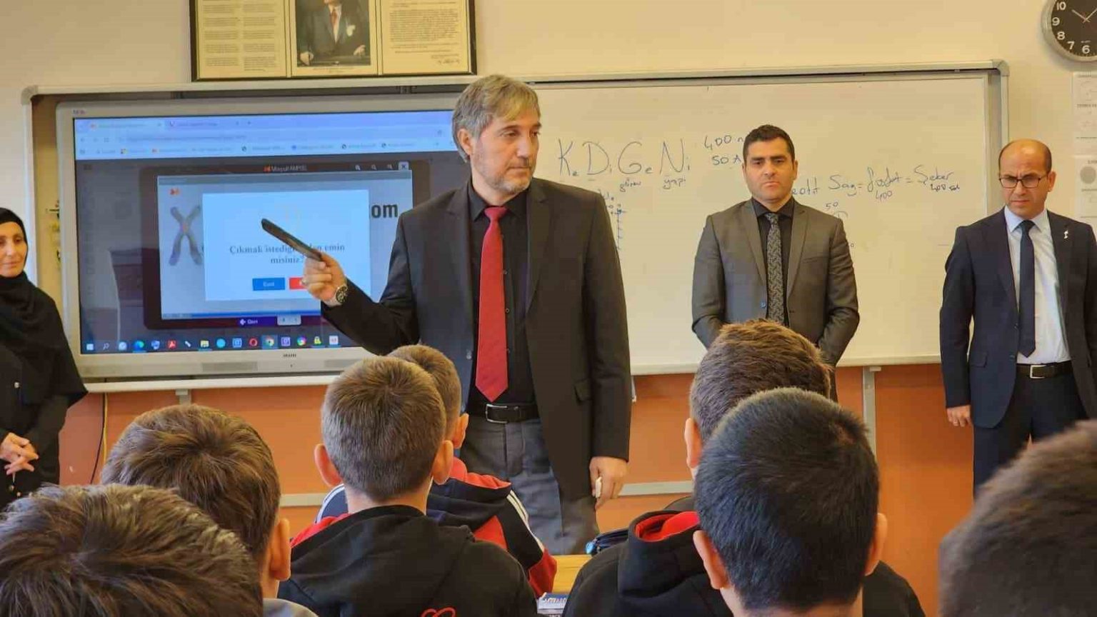 mudur-yilmaz-cocuklarimiza-birey-olmayi-ogretirken-onlari-ailelerinden-koparmayalim