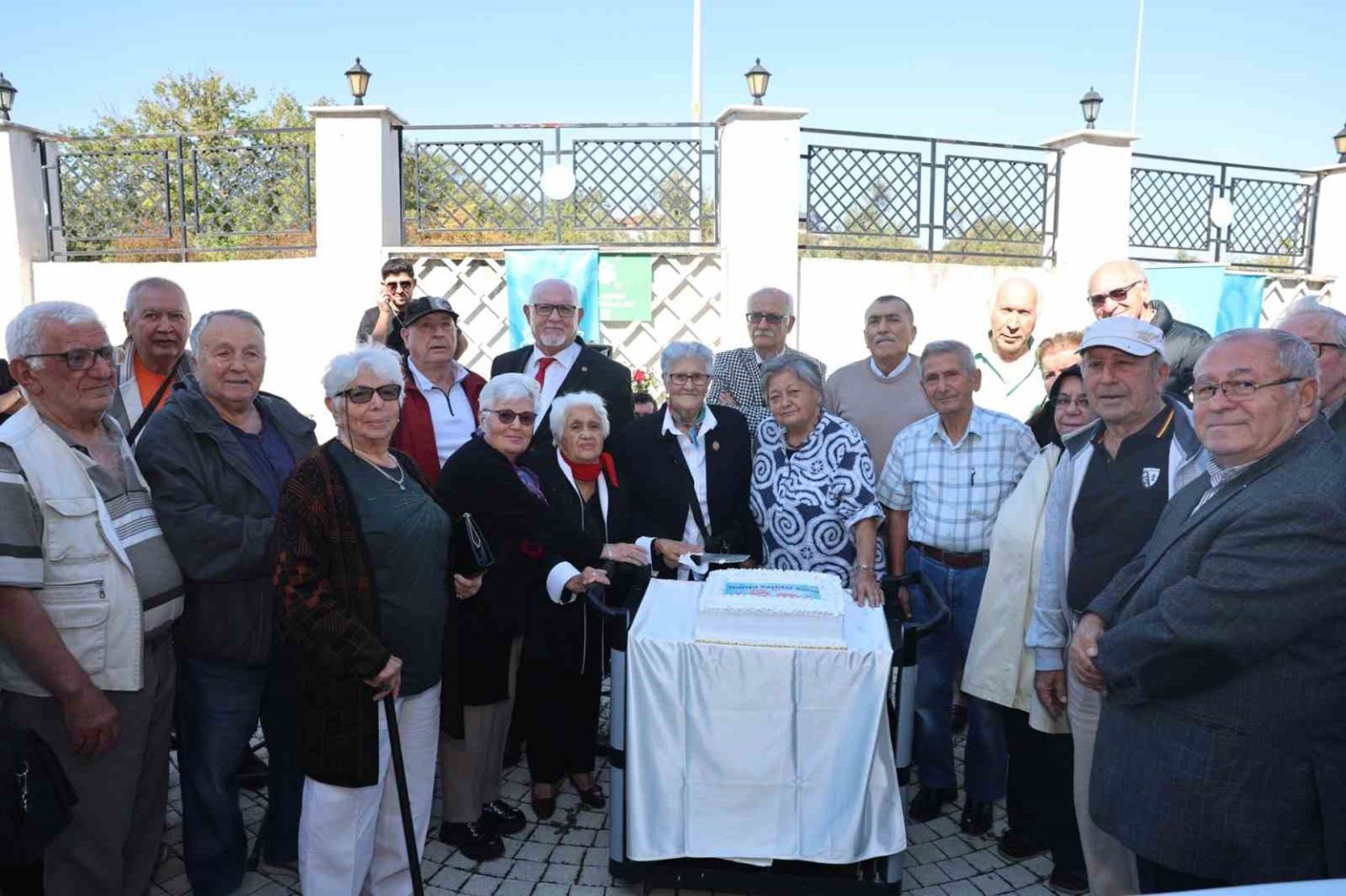 niluferde-yaslilar-gununde-kalpler-genclesti