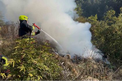 ormanlik-alanda-cop-yangini-buyumeden-sonduruldu