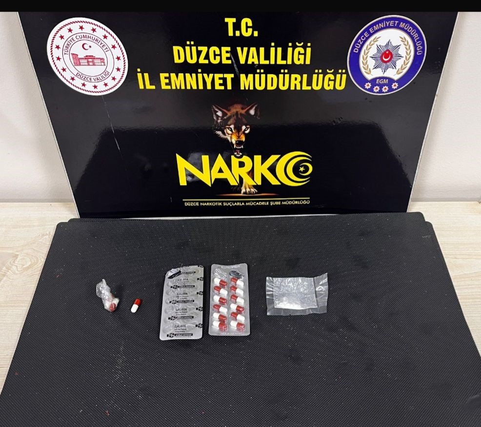 polis-ekipleri-uyusturucu-saticilari-goz-actirmiyor