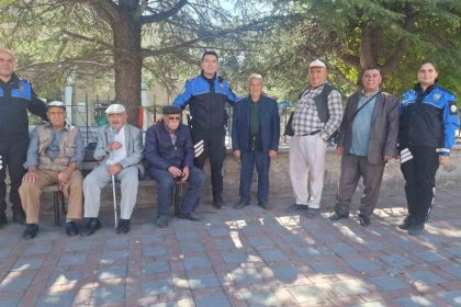 polislerden-yasli-vatandaslara-ziyaret