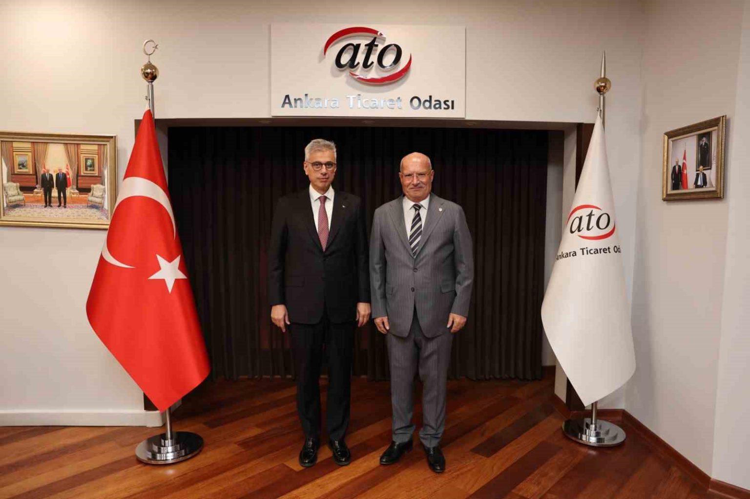 saglik-bakani-memisoglu-saglikta-z-inovasyon-zirvesinde-genclerle-bulustu