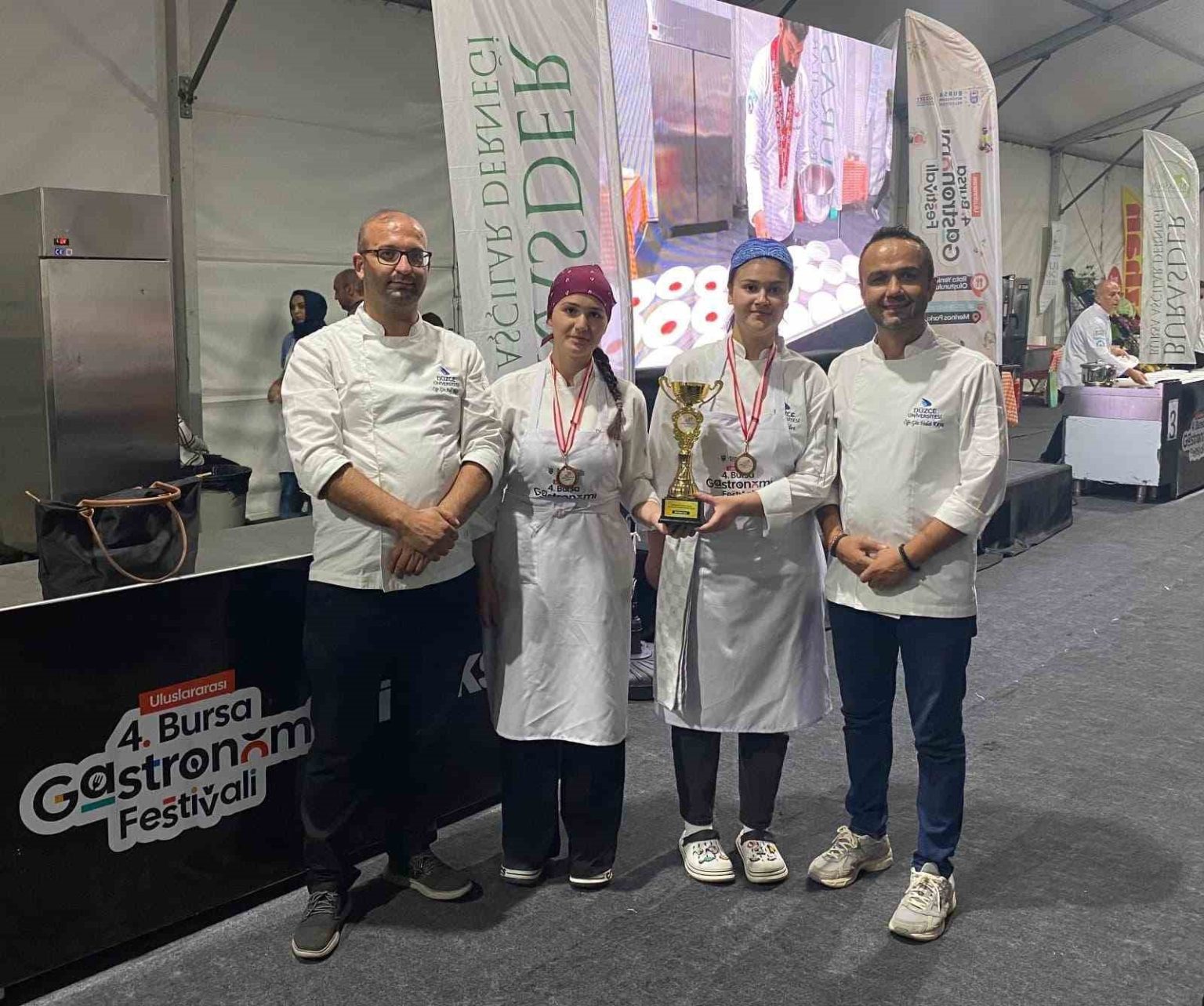 turizm-fakultesi-ogrencilerinden-uluslararasi-basari