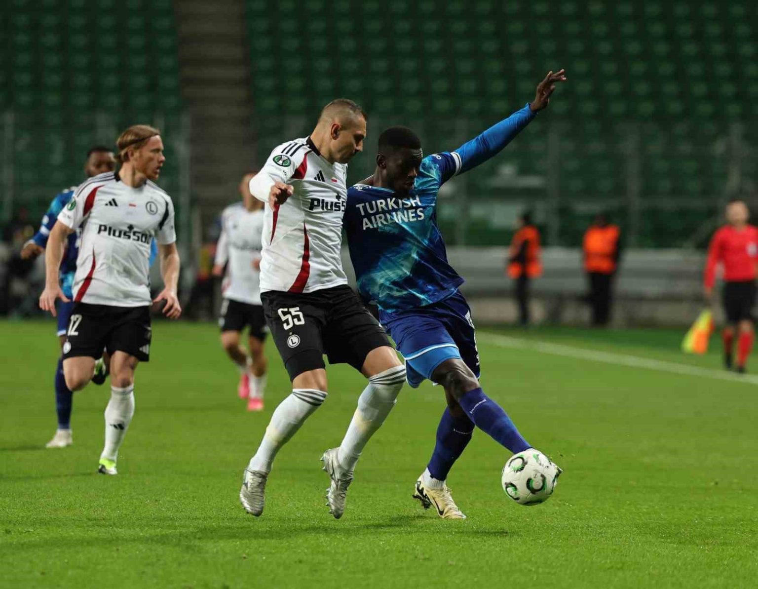 uefa-konferans-ligi-legia-varsova-0-samsunspor-1-ilk-yari