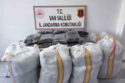 vanda-1-1-milyon-tl-degerinde-kacak-malzeme-ele-gecirildi