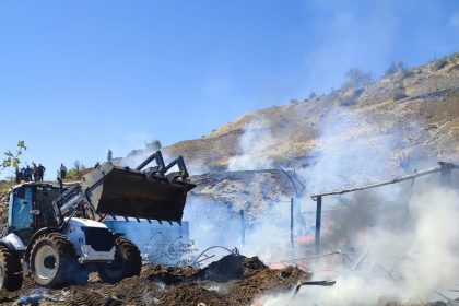 yanginda-13-kucukbas-hayvan-telef-oldu