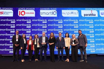 yilin-ekibine-smart-i-awards-2025te-altin-odul