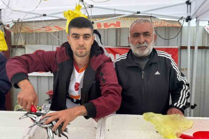 zonguldakta-hamsinin-fiyati-100-liraya-dustu