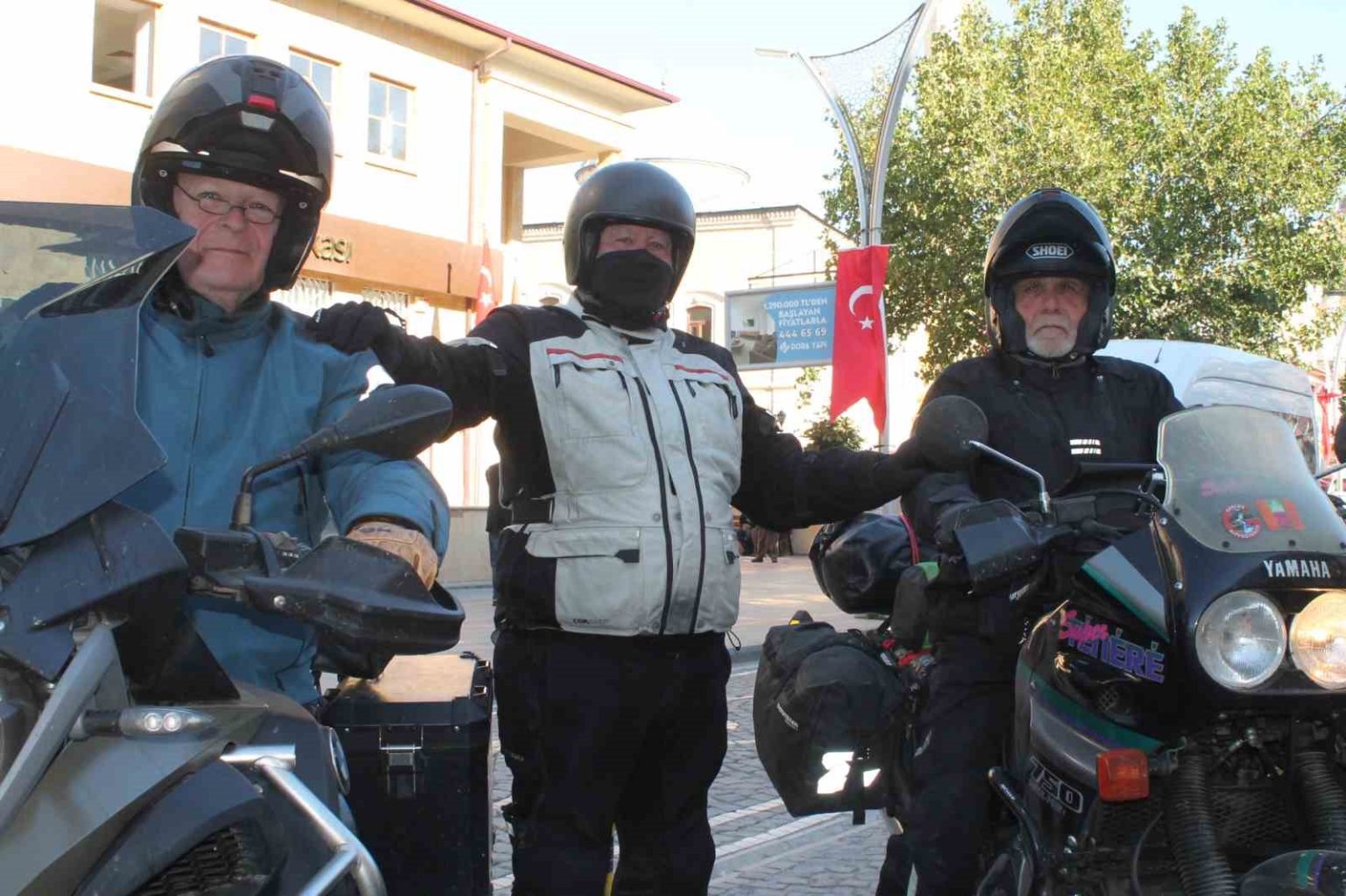 alp-daglarindan-bayburt-ovalarina-isvicreli-motorcular-bayburtu-cok-sevdi
