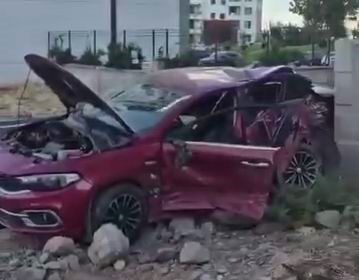 araclar-hurdaya-dondu-2-kisi-yaralandi