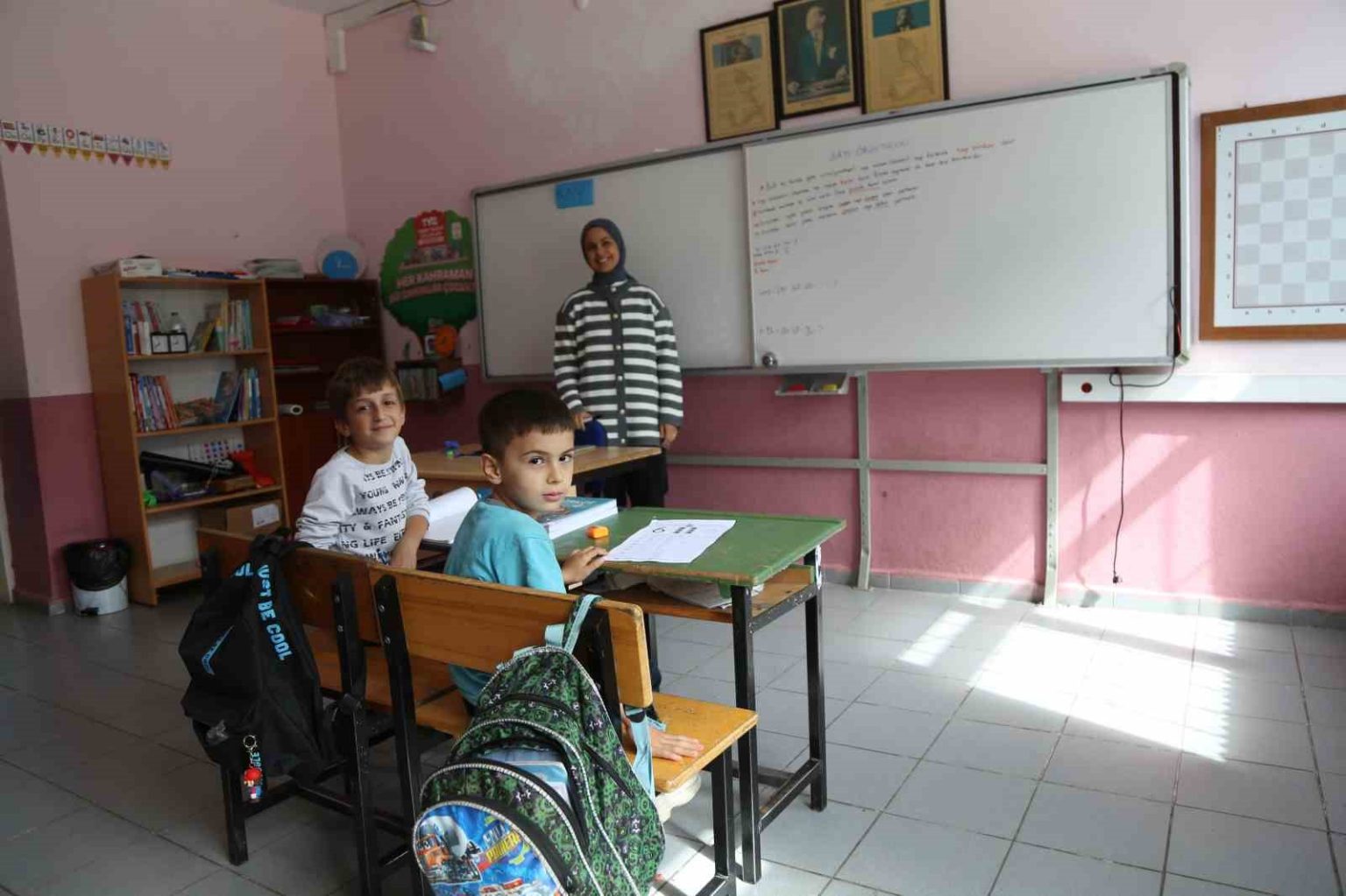 artvinde-koy-okulunda-5-ogrenci-2-ogretmenle-egitim-devam-ediyor