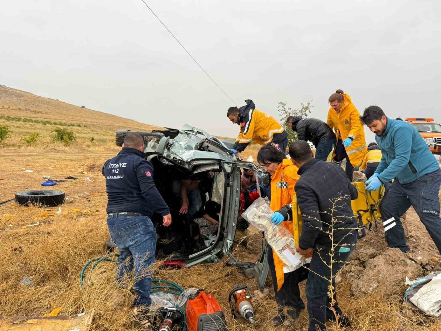 ayni-gun-icinde-yasanan-uc-kaza-nedeniyle-cileden-cikan-baskan-karayollarina-tepki-gosterdi