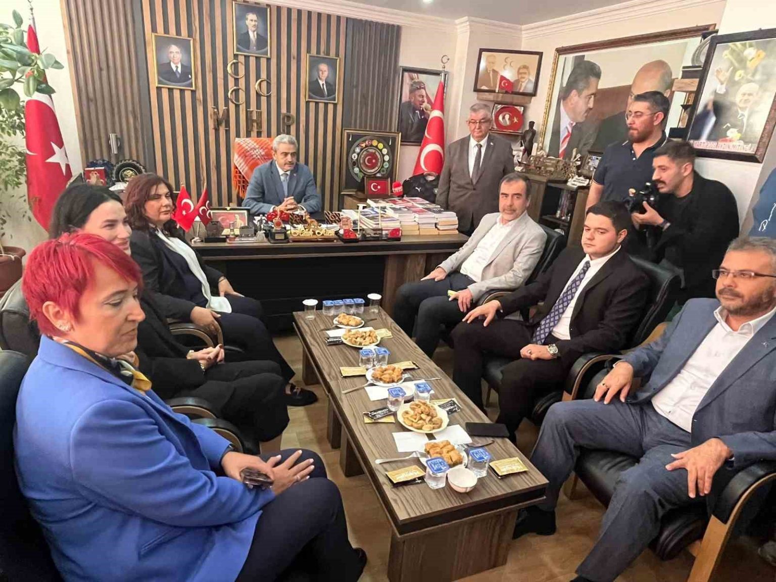 baskan-cercioglu-hizmetin-onunde-durani-sel-alir-goturur