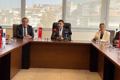 baskan-gunel-kusadasi-belediyesinin-hizmet-etmesini-kimse-engelleyemez