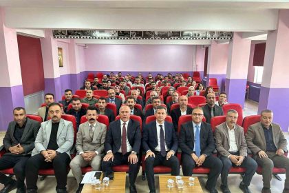 bulanikta-okul-mudurleri-istisare-toplantisinda-bir-araya-geldi