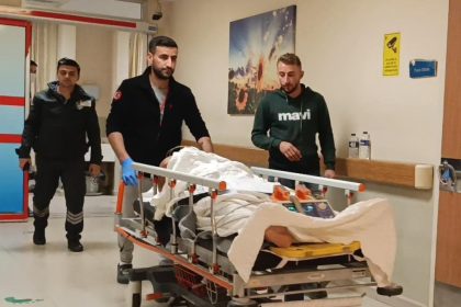 bursada-elektrik-direginden-dusen-2-tekniker-yaralandi