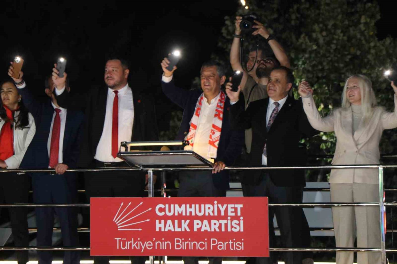 chp-genel-baskani-ozel-muhalefete-muhalefet-devrini-cok-gerilerde-biraktik